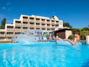 Balaton pár kroků od břehu: Hotel Margaréta **** s polopenzí a neomezeným wellness (bazény, sauny, vířivky)