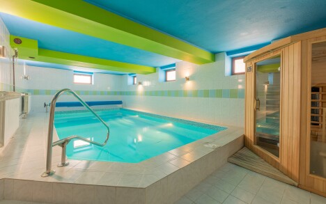 Hrubý Jeseník v Hotelu Stará Pošta *** se snídaní, bazény, saunou a sportovním vyžitím + dětské hřiště - Obrázek 6