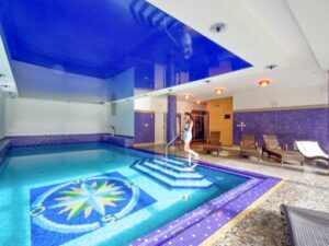 Mariánské Lázně: 4* Hotel St. Moritz Spa & Wellness s polopenzí a vstupem do bazénu + sleva na procedury