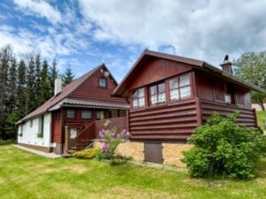 Oravská Lesná: Chata Olívia až pro 10 osob s venkovní vířivkou, grilem a sportovním hřištěm + vyžití pro děti