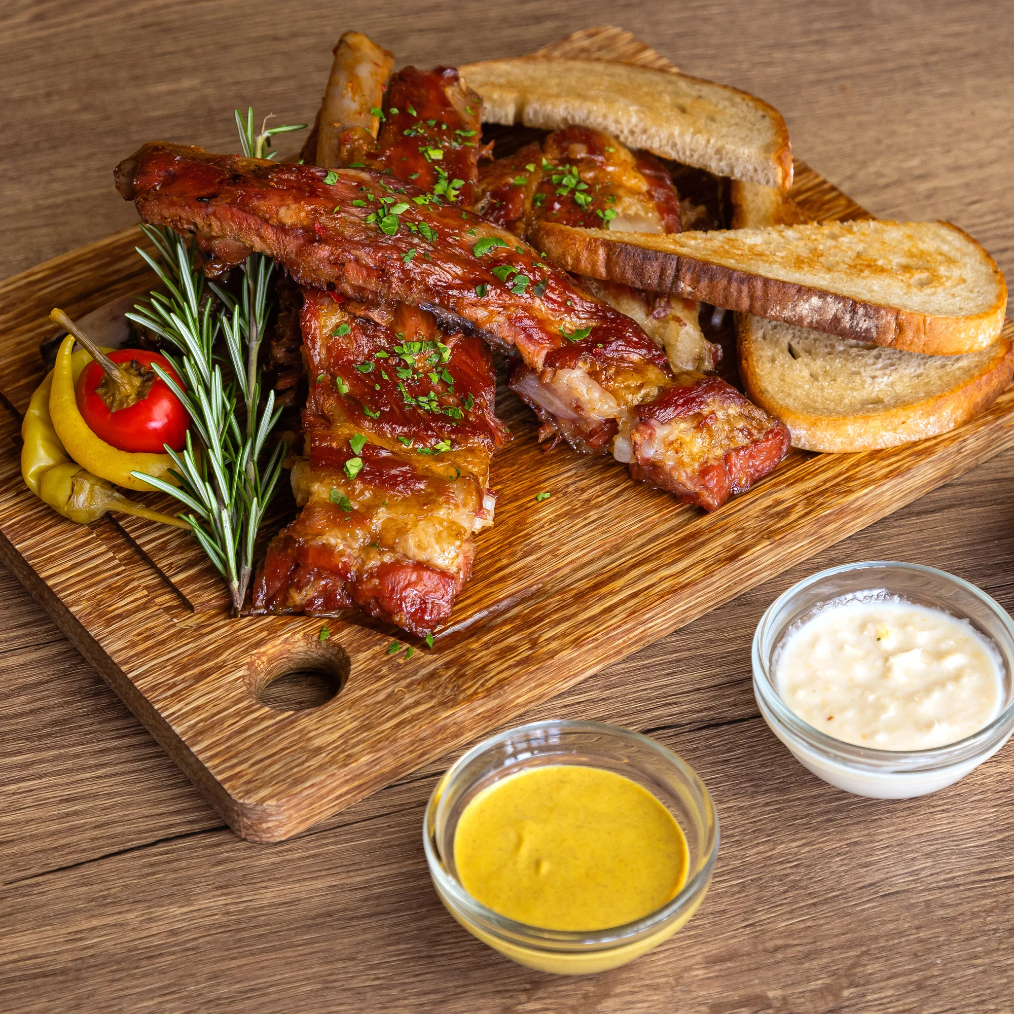 Pečená žebra i s domácími hranolky pro 1 či 2 os. - Obrázek 2