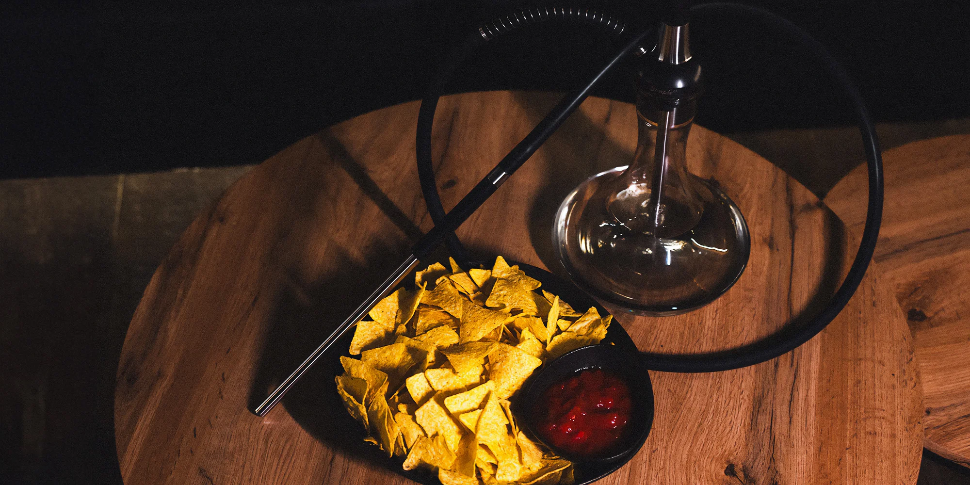 Vodní dýmka s XXL nachos i dalšími pochutinami