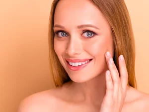 Kosmetická péče proti vráskám nebo čištění pleti