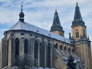 Detektivní i naučná outdoor hra: výběr z 9 měst