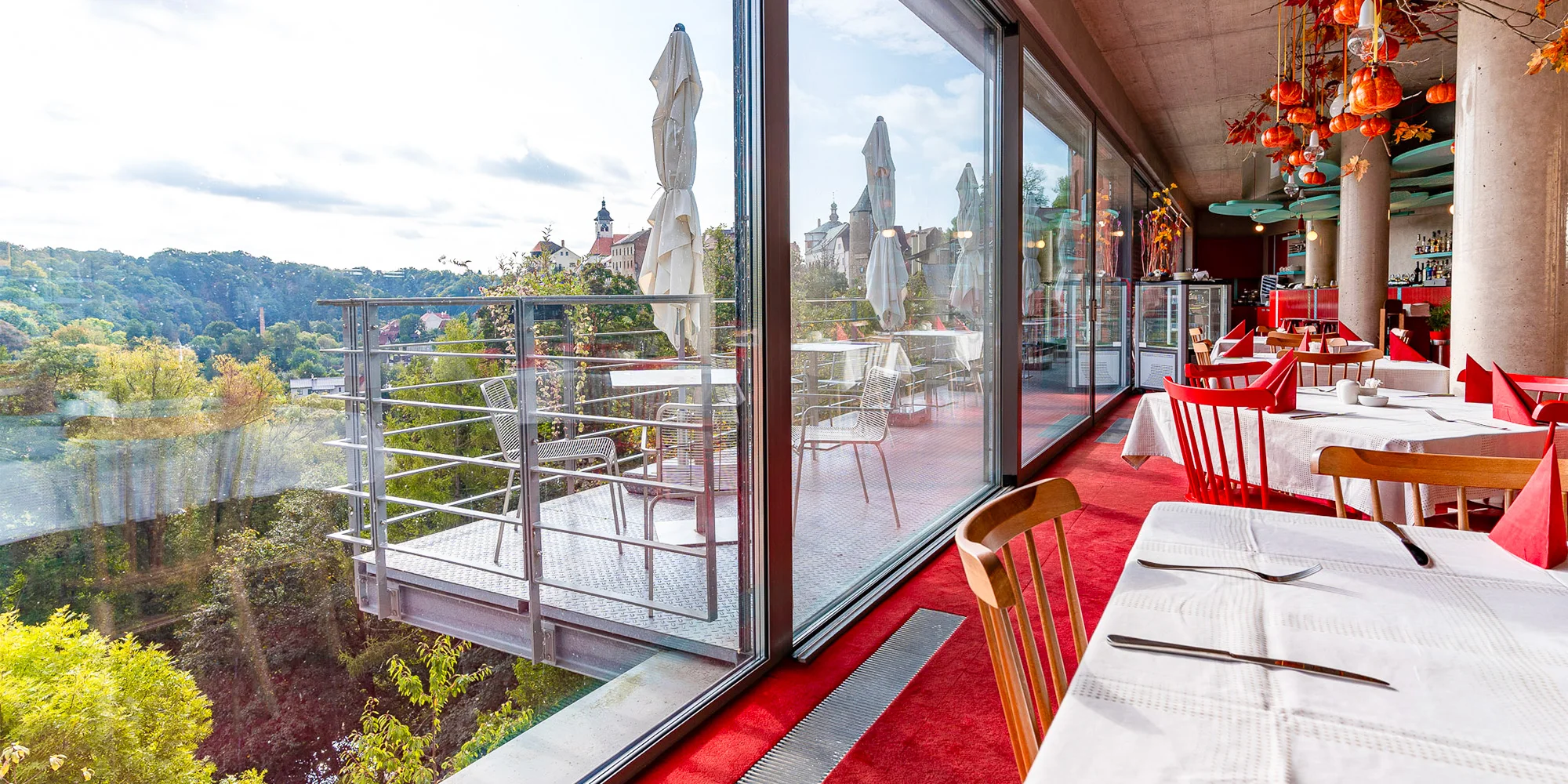 Tříchodové menu se steakem či salátem a lahví vína - Obrázek 5