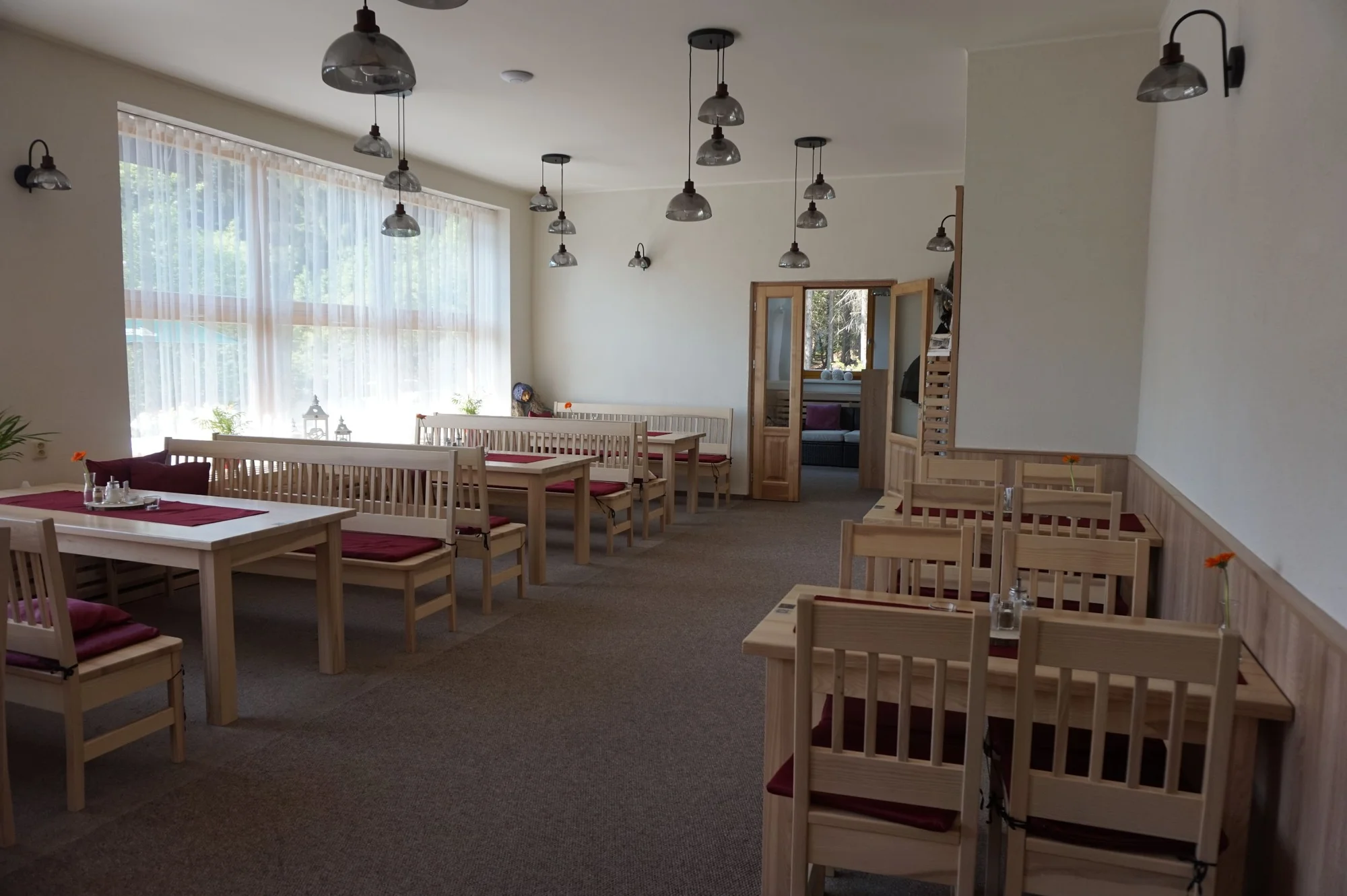 Menu o 6 chodech: líčka, burger i lahev vína pro dva - Obrázek 10