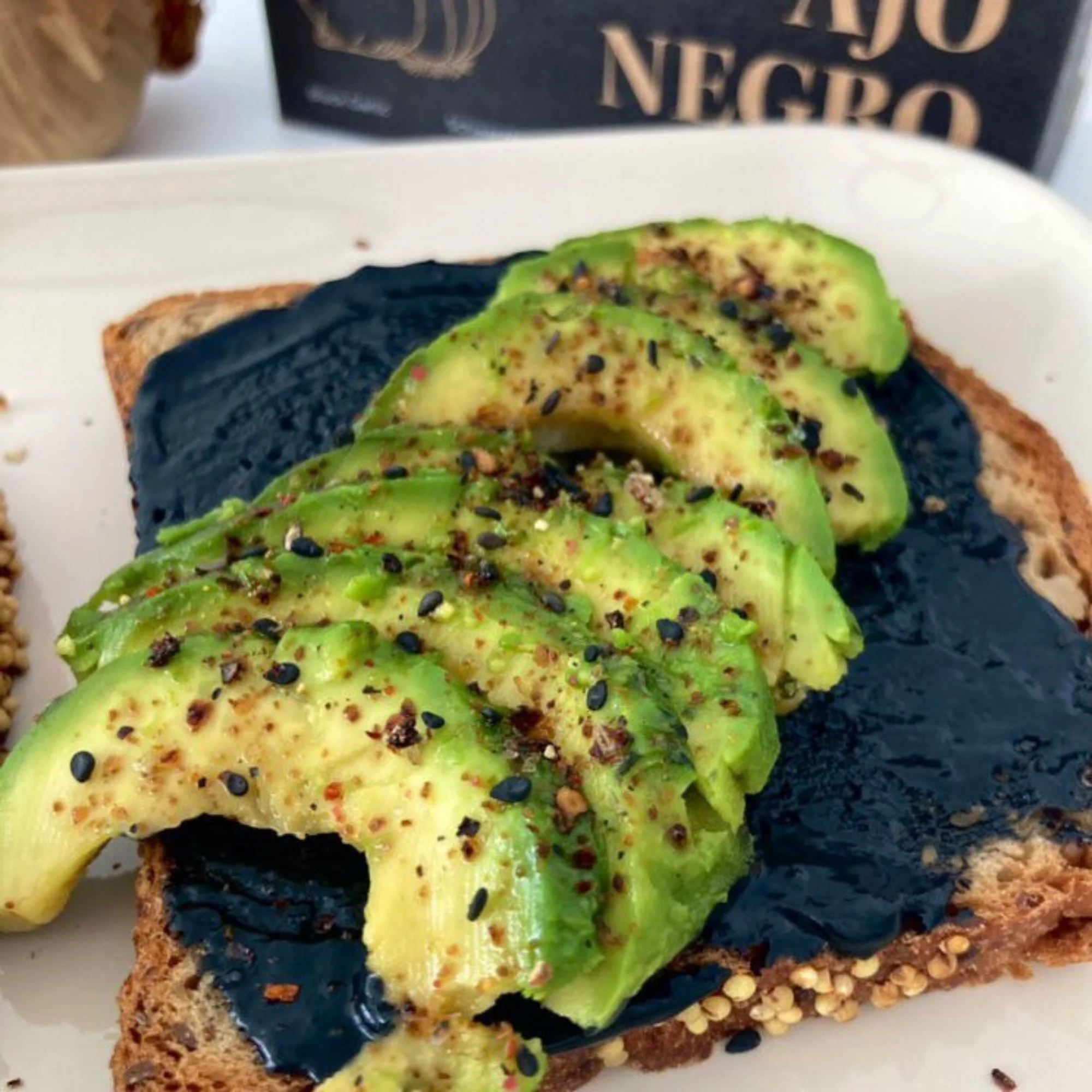 Pochoutky z černého česneku: omáčka i krém - Obrázek 9