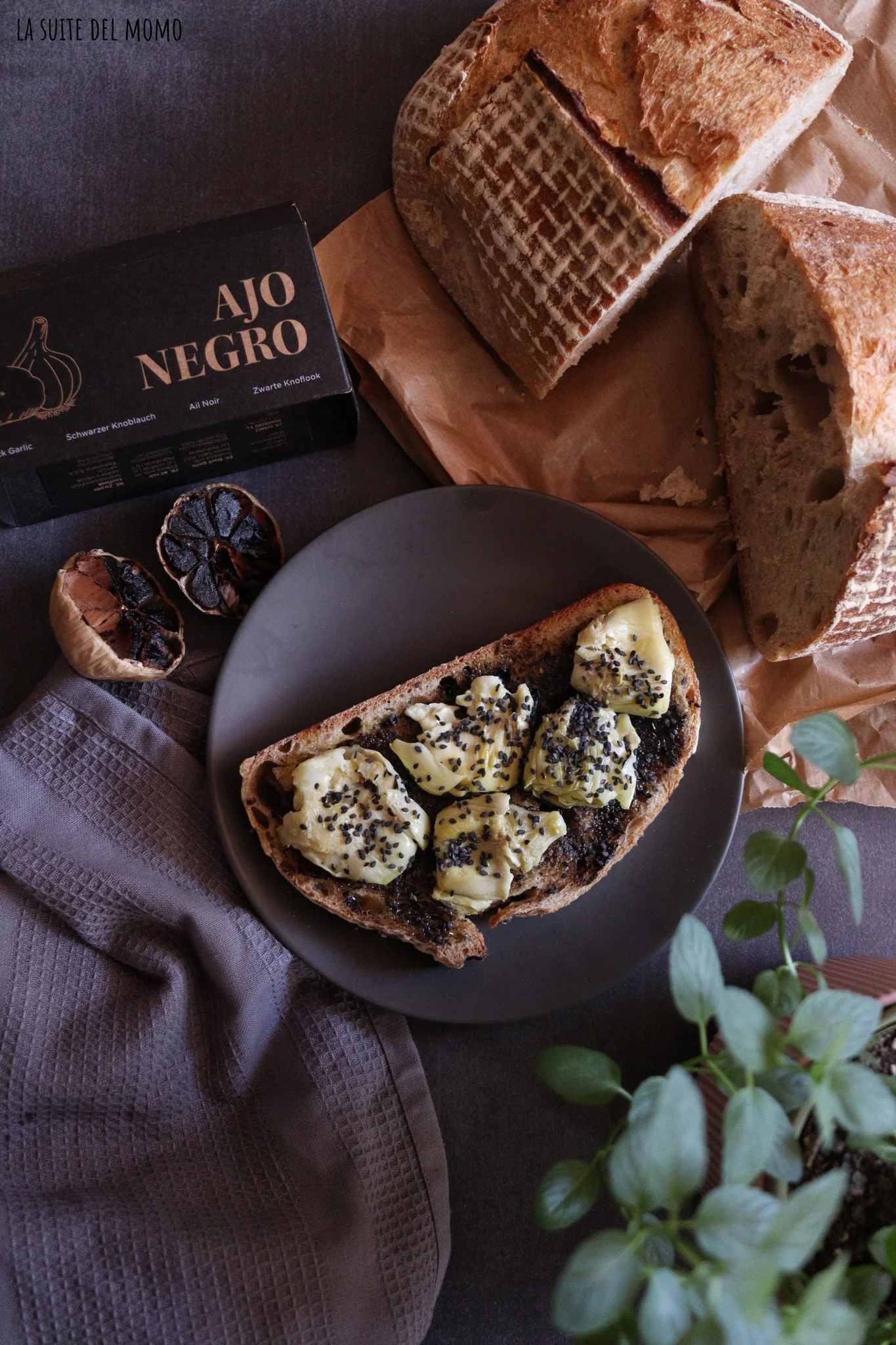 Pochoutky z černého česneku: omáčka i krém - Obrázek 11