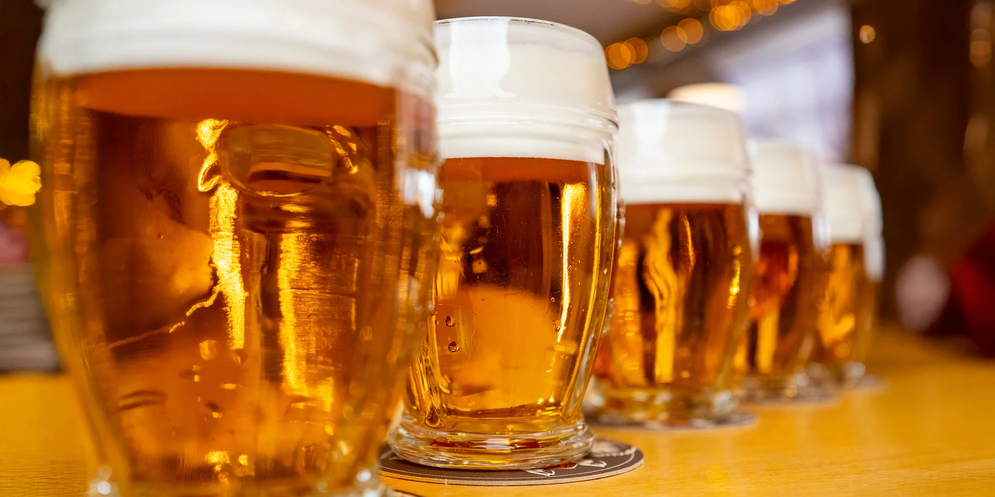 Metr piv: 10 půllitrů světlého ležáku Kozel 11°