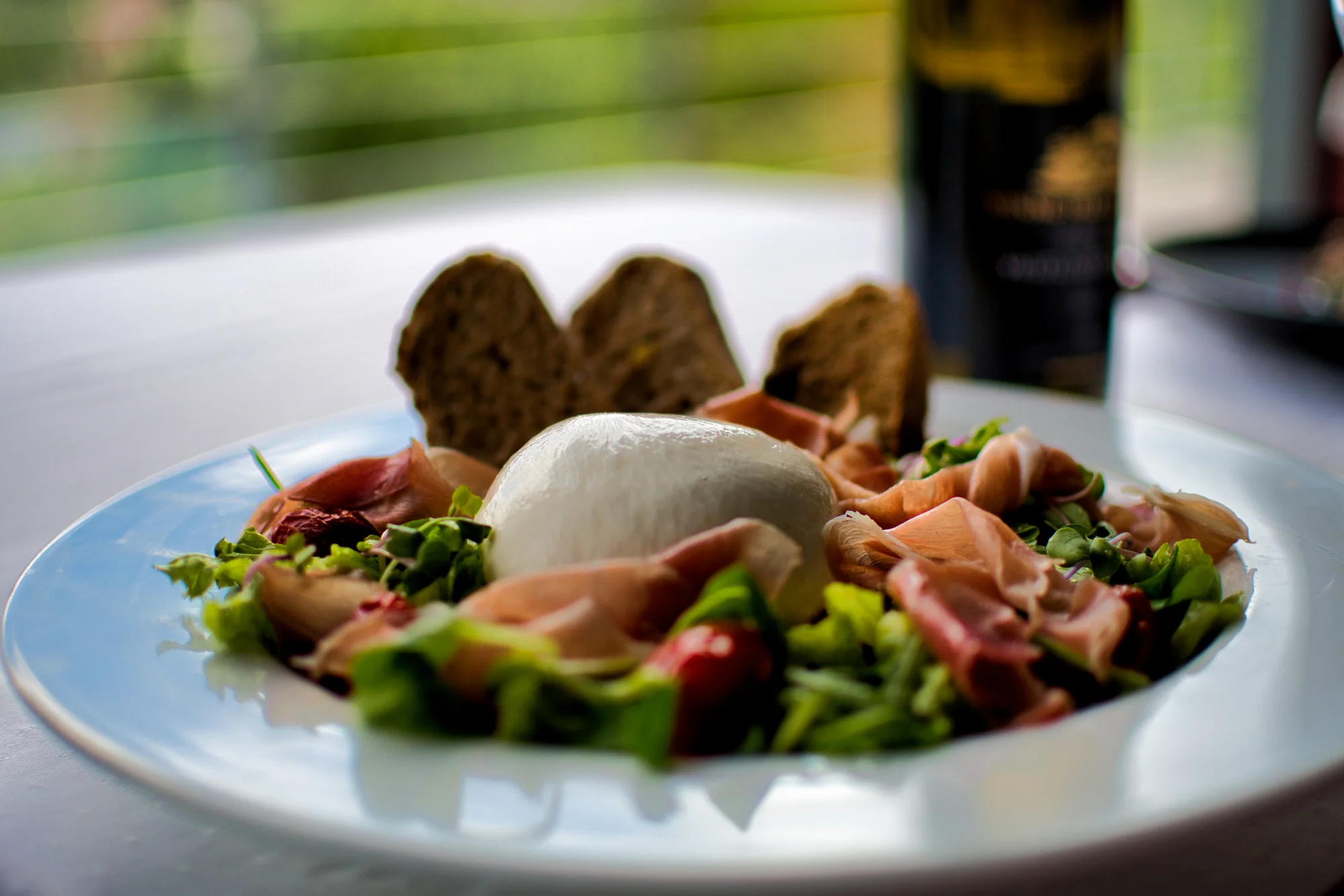 Tříchodové menu se steakem či salátem a lahví vína - Obrázek 9