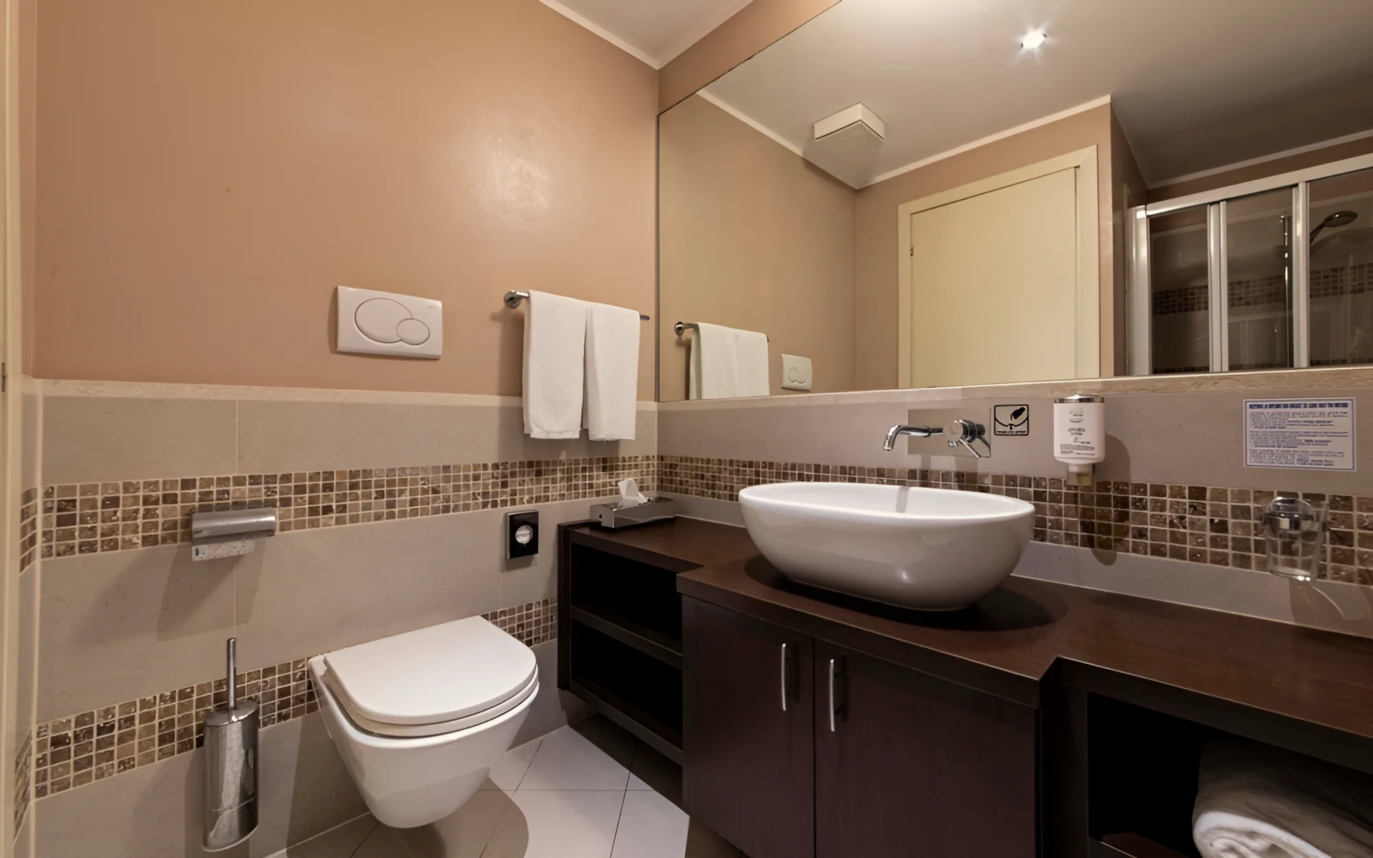 Hotel s výhledem na Lago di Garda: snídaně i bazén - Obrázek 6