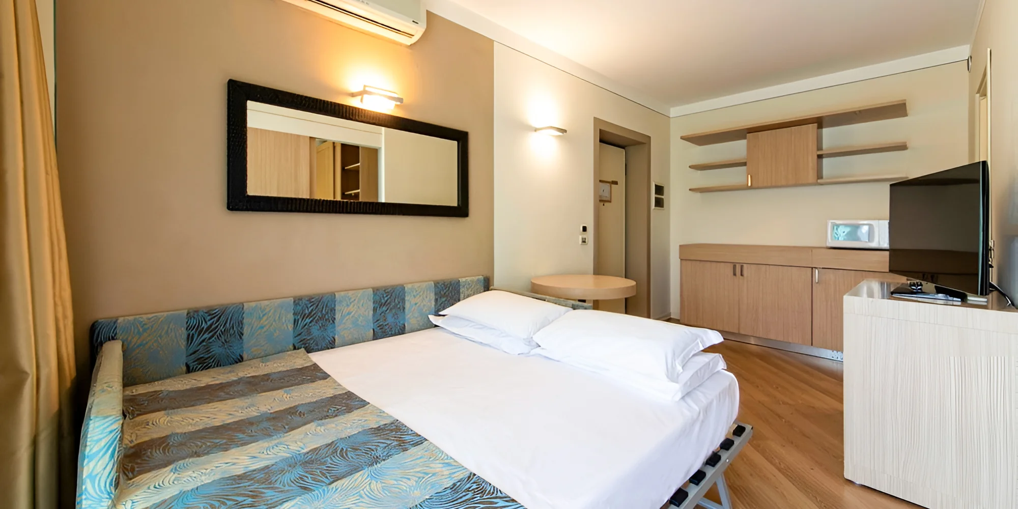 Hotel s výhledem na Lago di Garda: snídaně i bazén - Obrázek 5