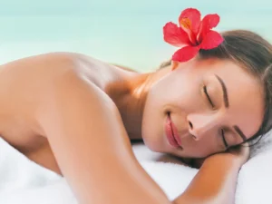 Tradiční havajská masáž Lomi Lomi: 60 či 90 minut