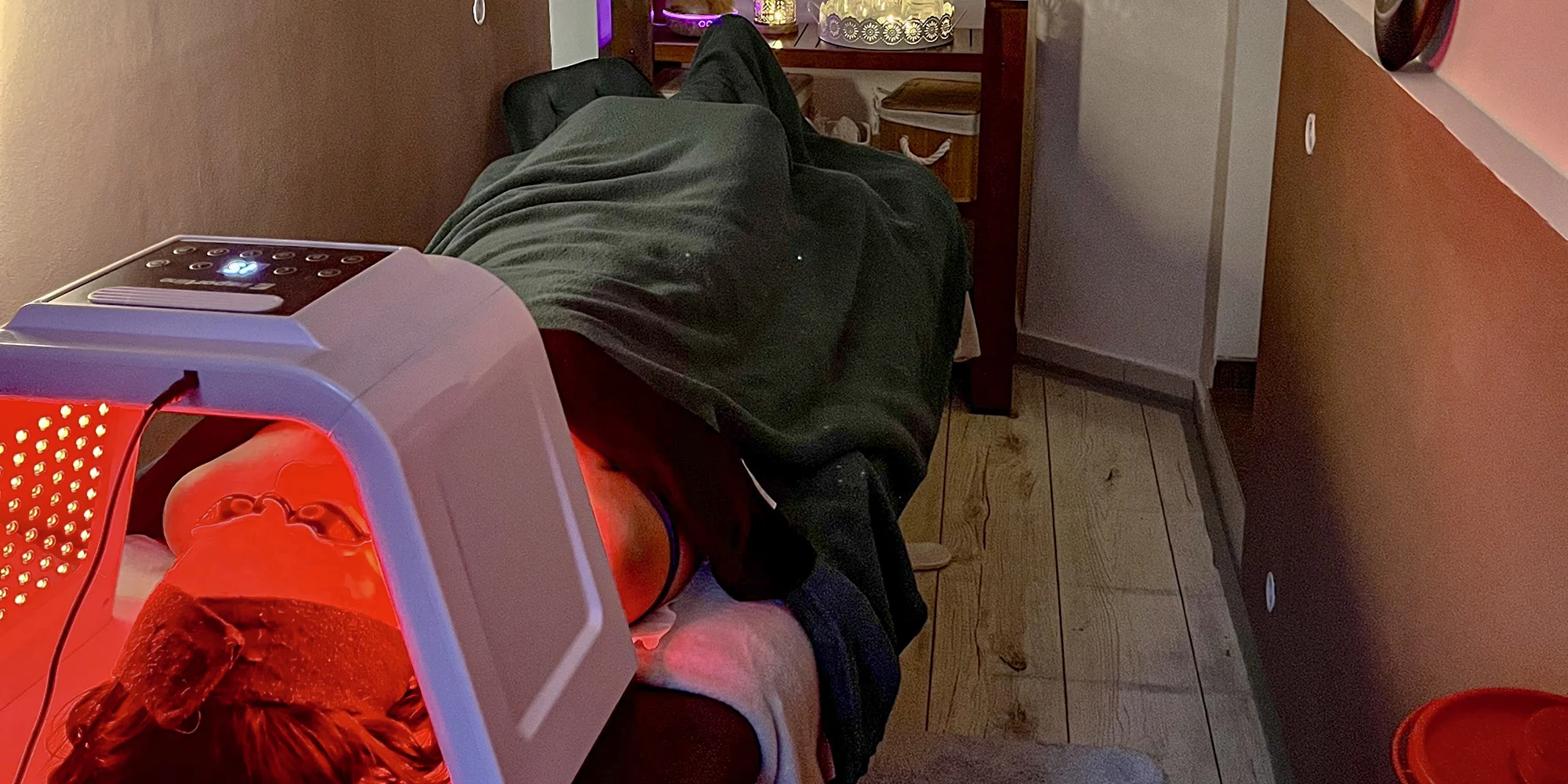 Kosmetické ošetření: ozonizér, světelná terapie i masáž - Obrázek 5