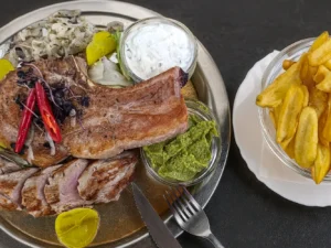 Tomahawk steak a panenka z vepřové svíčkové pro dva