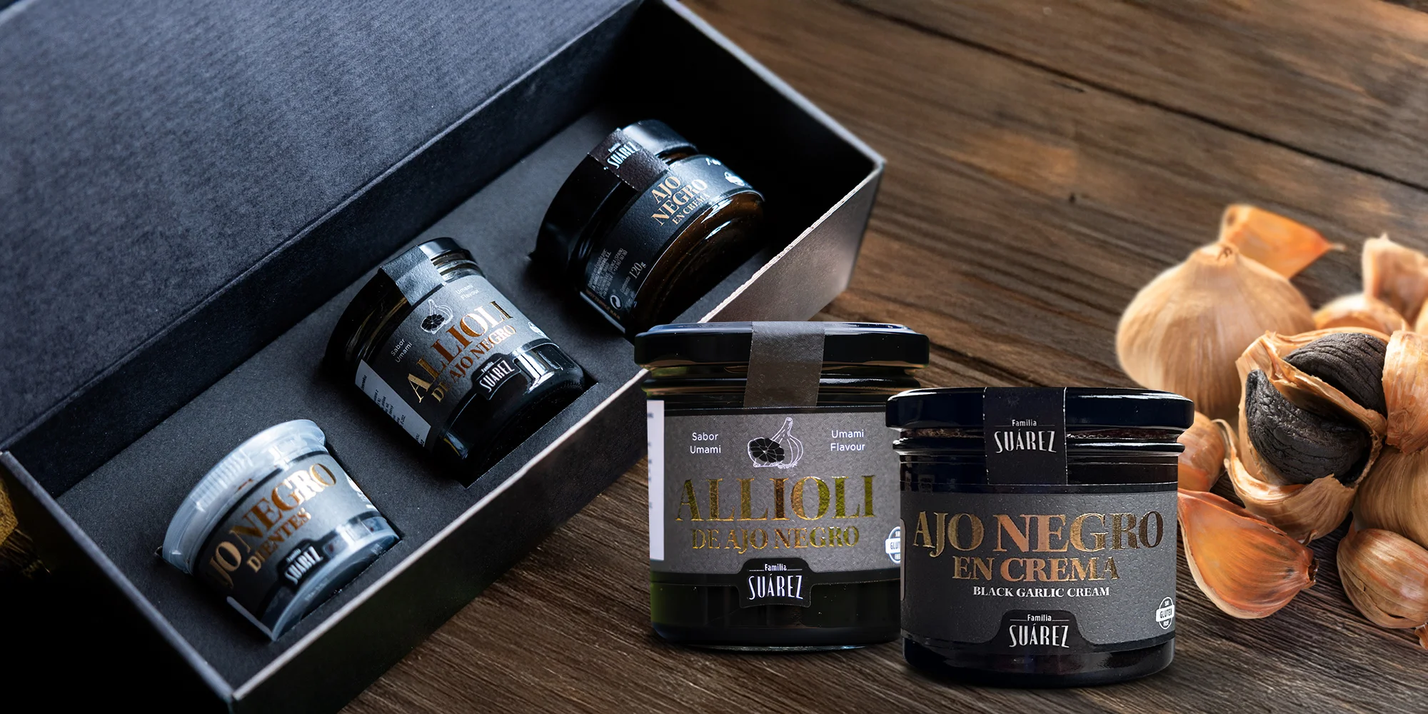 Pochoutky z černého česneku: omáčka i krém