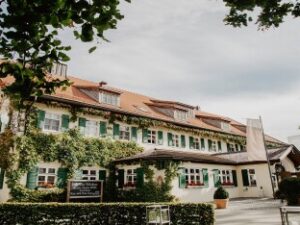 Bavorsko u Mnichova v Brauereigasthof Hotelu Aying ****superior s vlastním pivovarem + snídaně, sauna, fitness