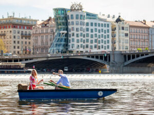 Romantický pobyt v Tančícím domě + piknik na Vltavě
