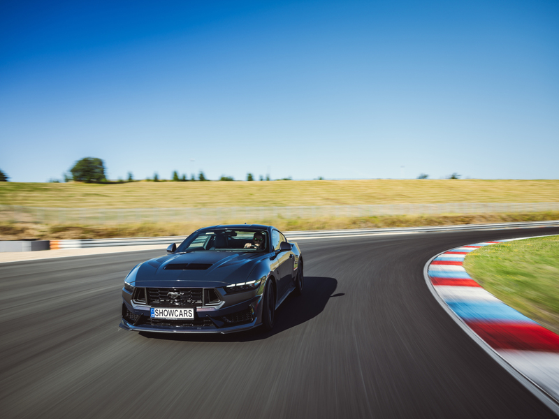 Jízda ve Ford Mustang Dark Horse 5.0 V8 na závodním okruhu, Most - Obrázek 6