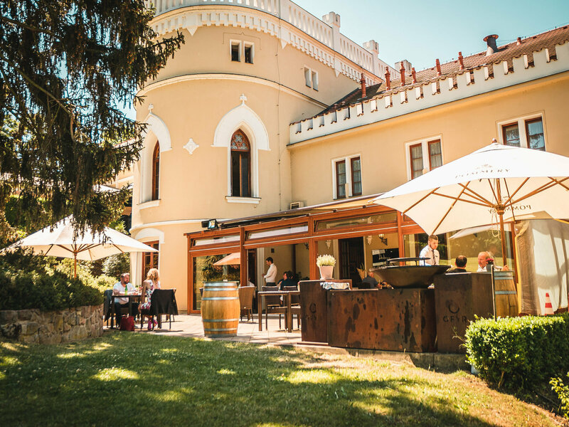 Noc na zámku Chateau St. Havel + 4chodové menu pro 2