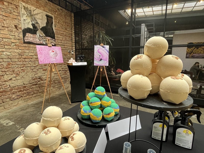 Kreativní workshop: Výroba koupelových bomb + abstraktní malování - Obrázek 9