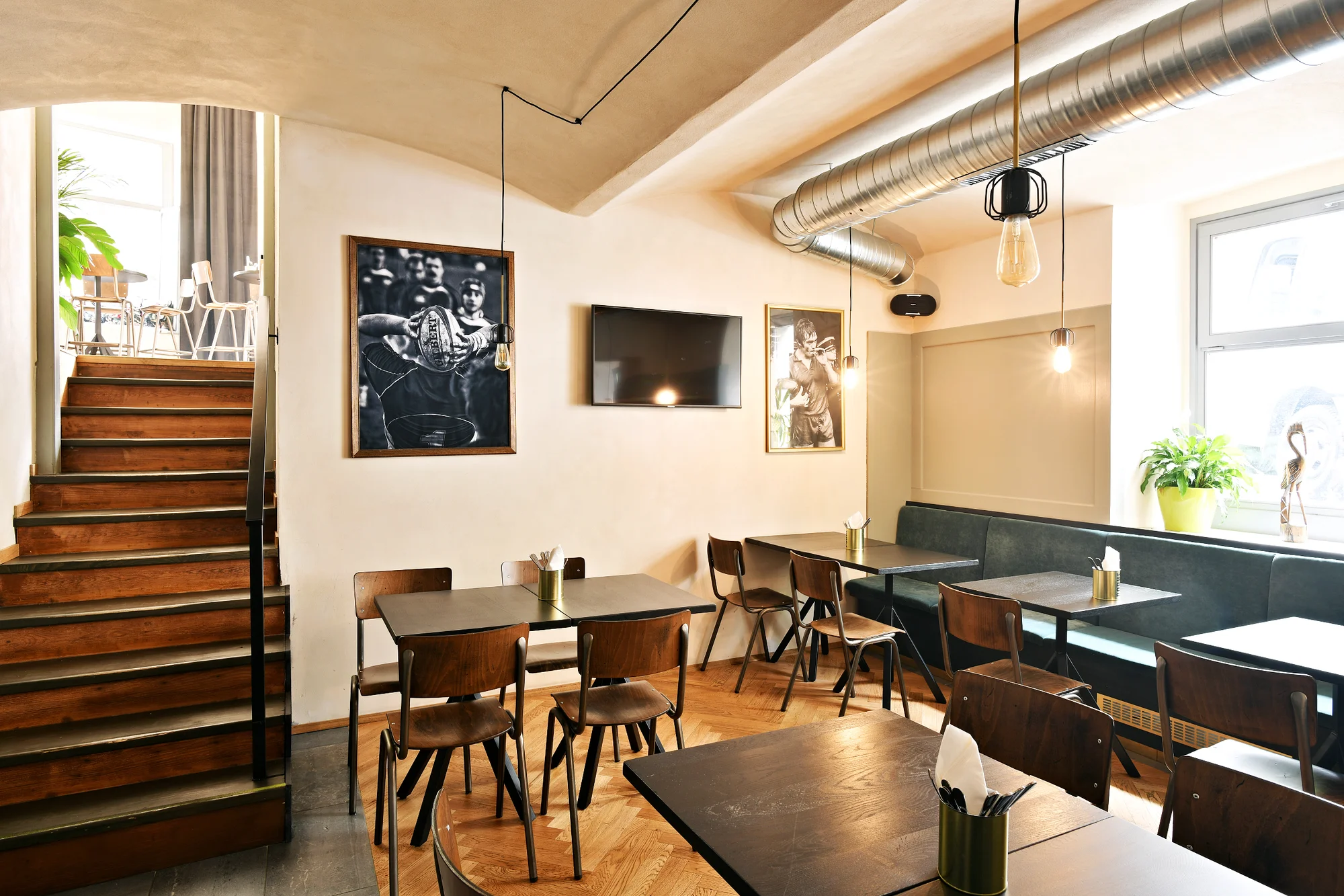 Jídlo pro 2 v tapas restauraci: tatarák i pinsa - Obrázek 6