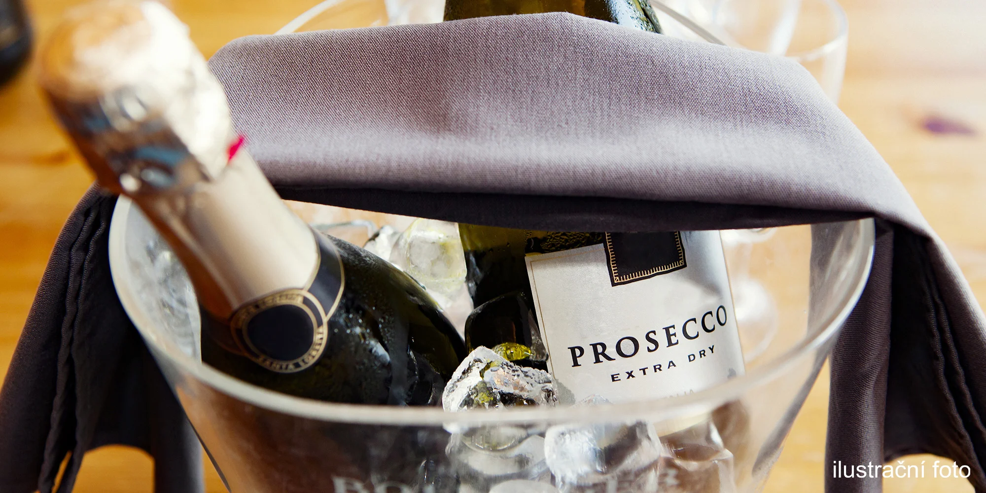 4chodové menu pro dva: ryba či steak a láhev vína - Obrázek 11