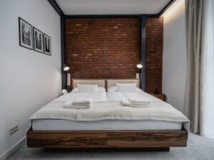 Bratislava blízko centra: Moderní čtvrť Nové Nivy ve stylovém Garni Hotelu DOCK se snídaněmi formou bufetu