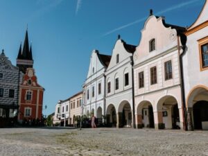 Pobyt přímo u památek UNESCO: Historické centrum Telče v romantickém Penzionu No. 20 se snídaní formou bufetu