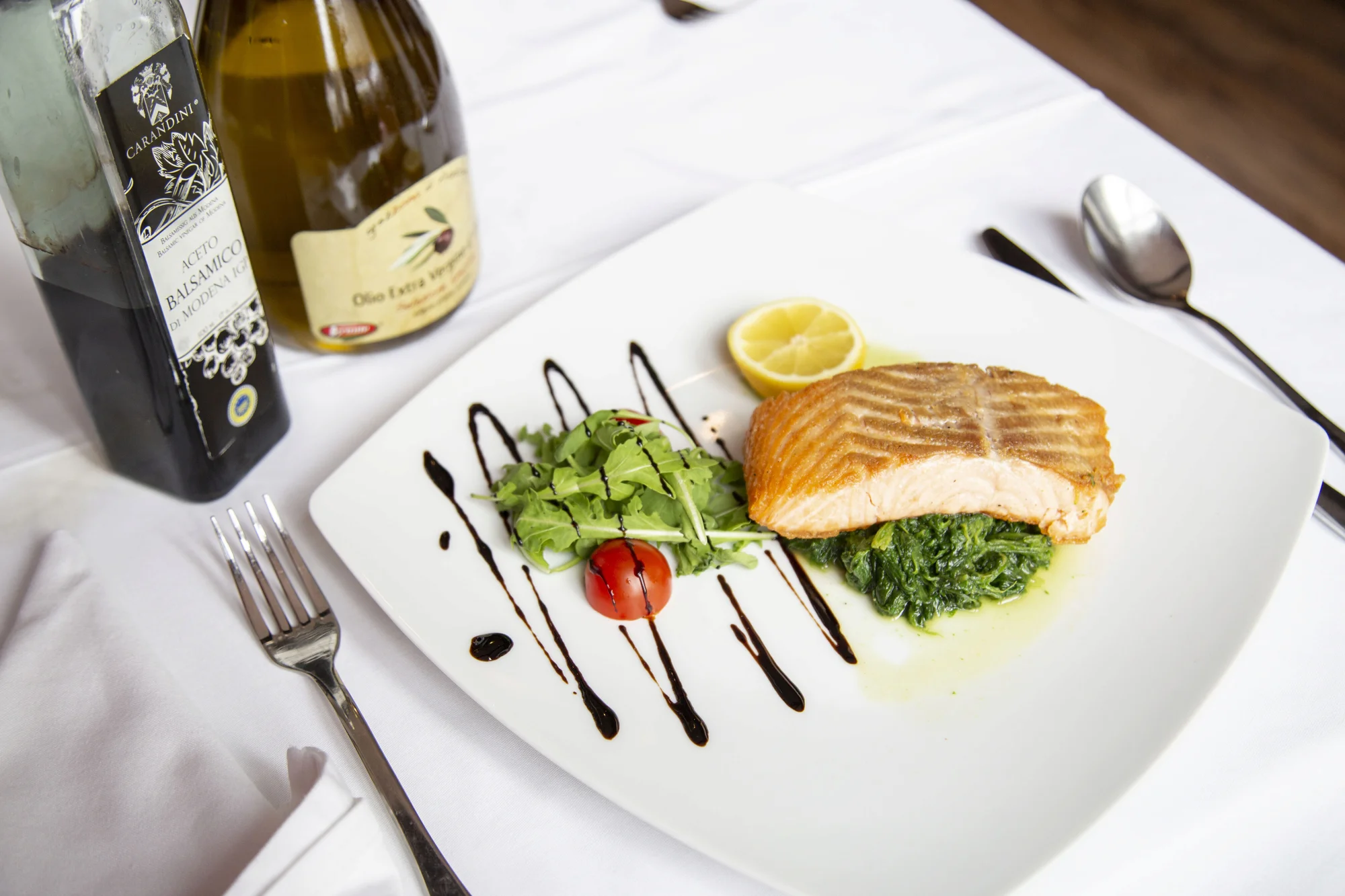 4chodové menu pro dva: ryba či steak a láhev vína - Obrázek 6