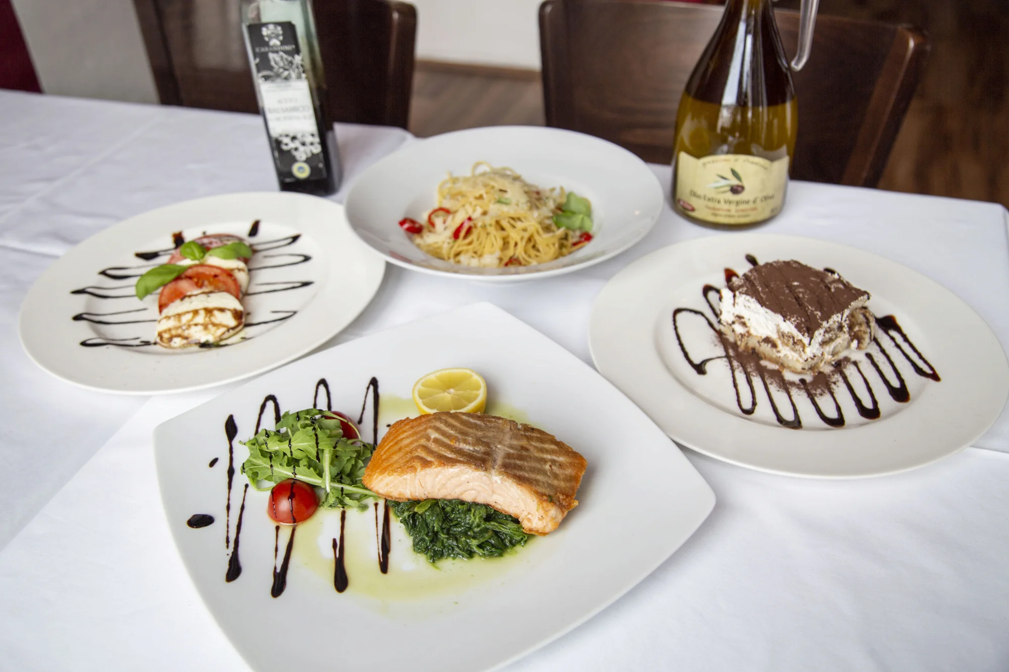 4chodové menu pro dva: ryba či steak a láhev vína - Obrázek 7