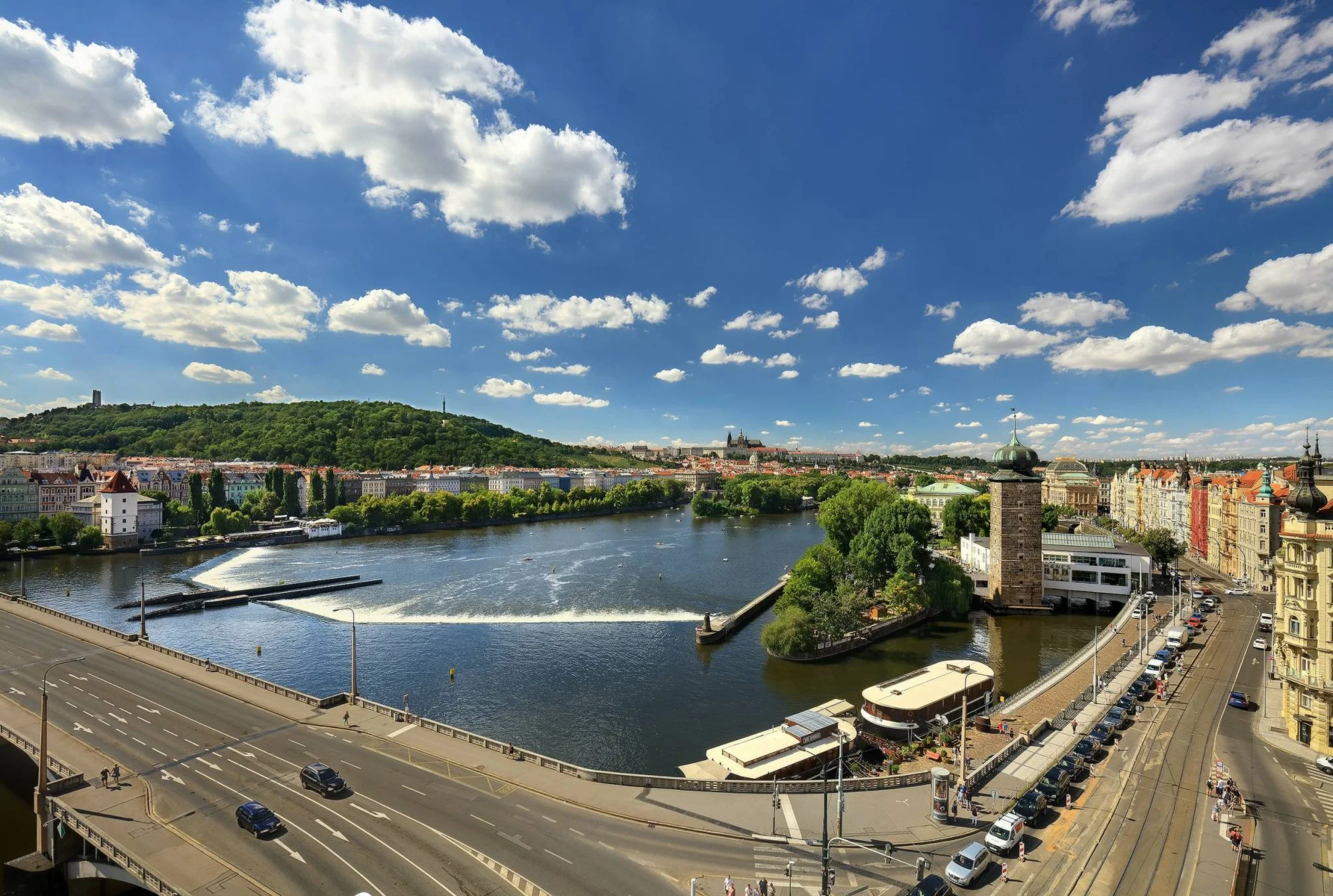 Výjimečný pobyt v Tančícím domě a krásný výhled - Obrázek 8