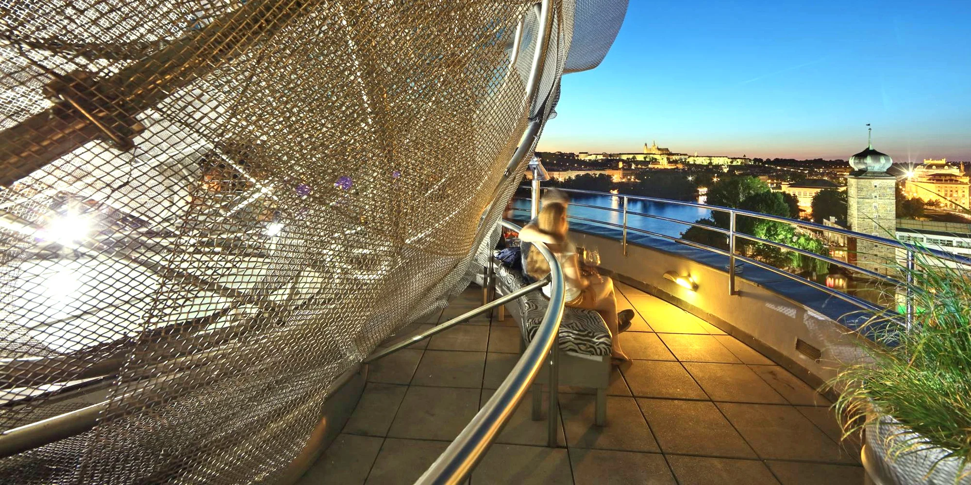 Výjimečný pobyt v Tančícím domě a krásný výhled - Obrázek 7
