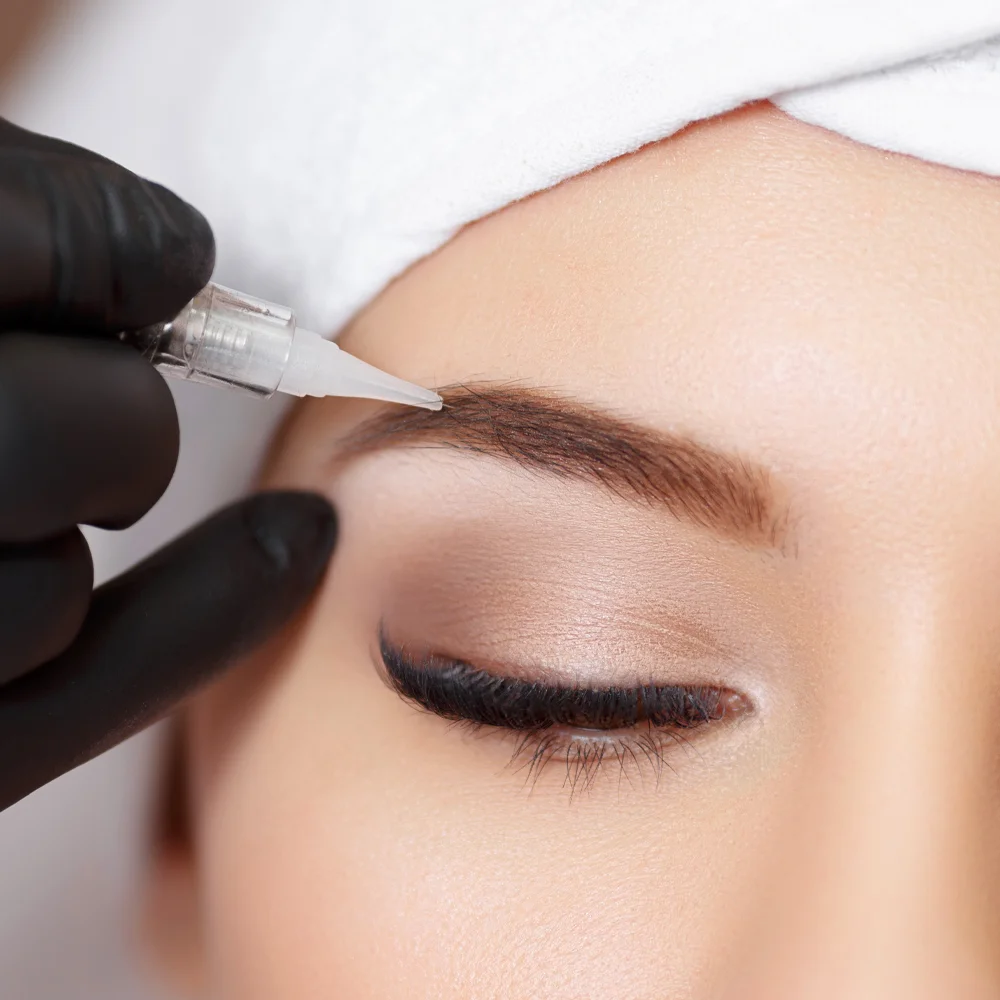 Permanentní make-up: pudrové obočí i akvarelové rty - Obrázek 2