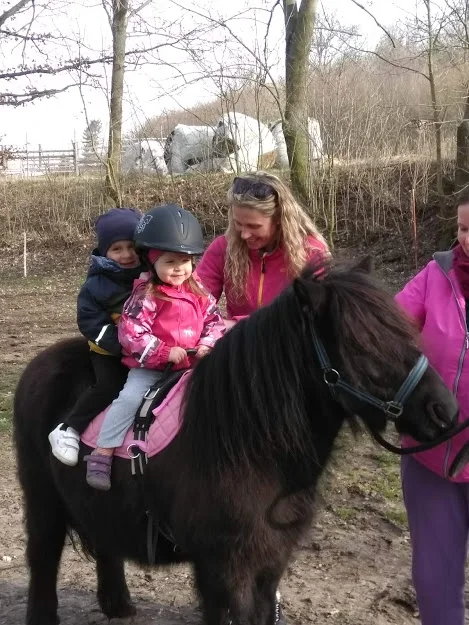 Procházka s oslíky i poníkem údolím Chomutovky - Obrázek 8