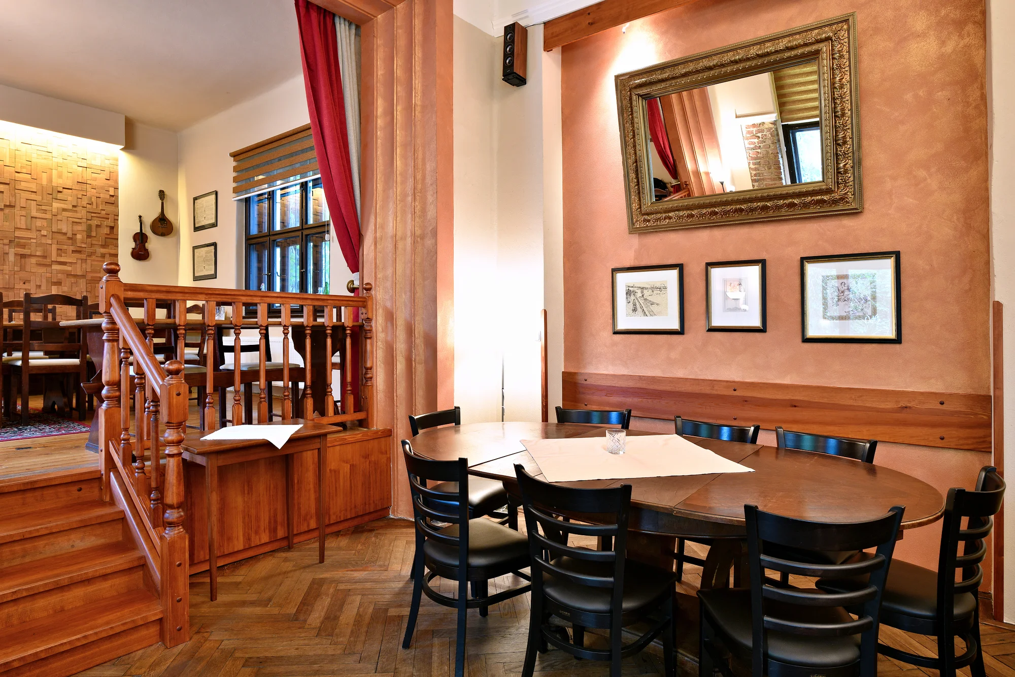 Půlkilový tatarák z rumpsteaku a nekonečně topinek - Obrázek 10