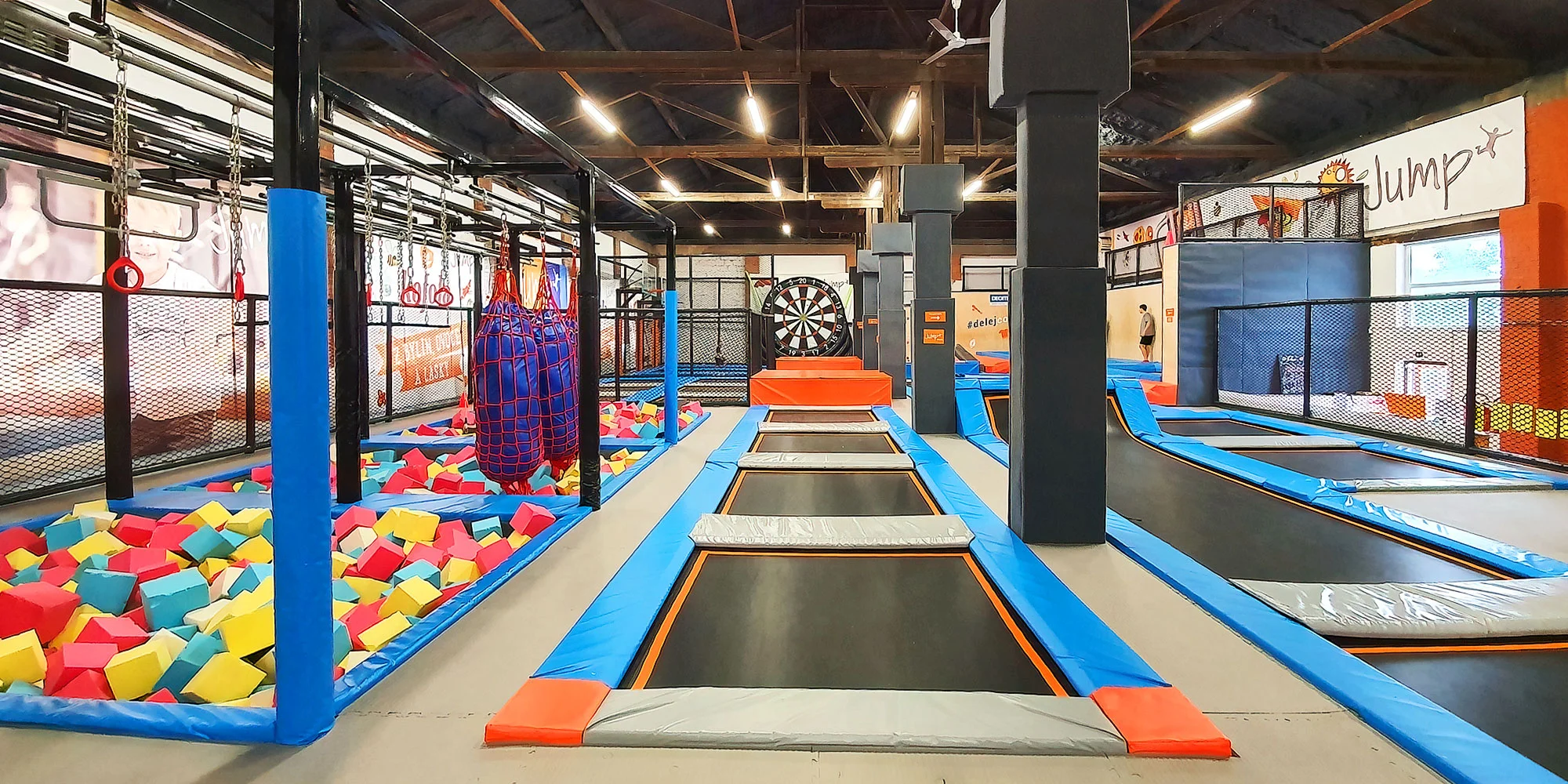 75 min. trampolín a dalších atrakcí ve všední dny