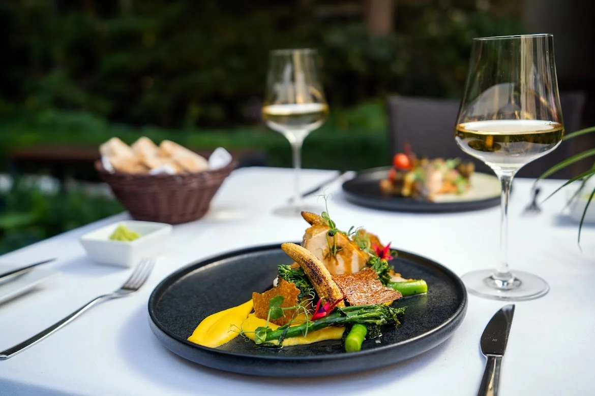 Pětichodové menu à la carte s lahví vína pro 2 osoby - Obrázek 11