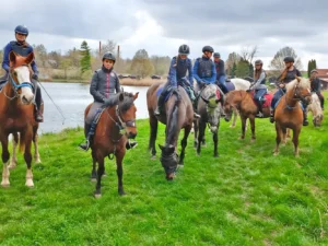 Celodenní výlet na koni pro zkušené jezdce