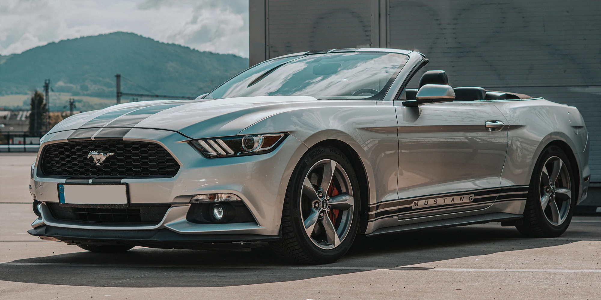 Zážitková jízda i pronájem Mustang Cabriolet