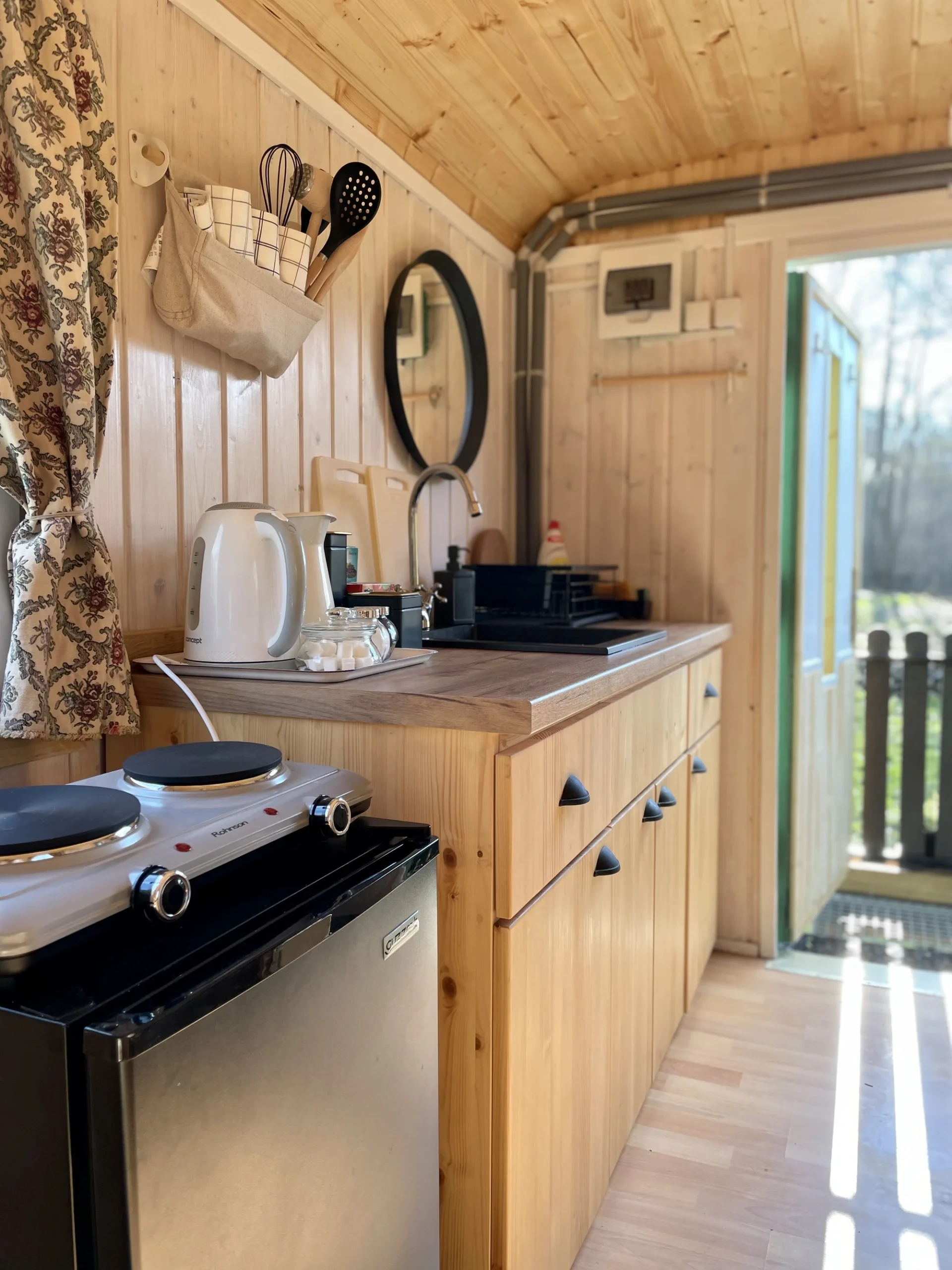 Ubytování v maringotce v jižních Čechách až pro 4 os. - Obrázek 7