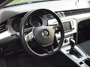 Profesionální čištění interiéru auta i s mytím exteriéru