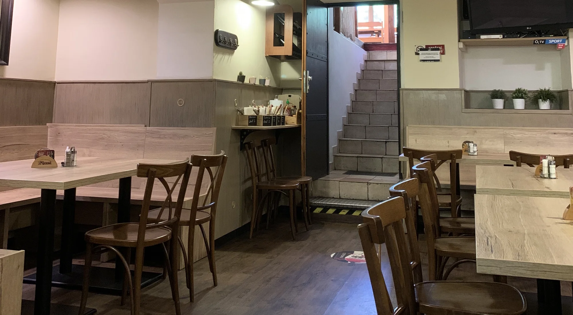 Půlkilový tatarský biftek s šestnácti topinkami - Obrázek 6