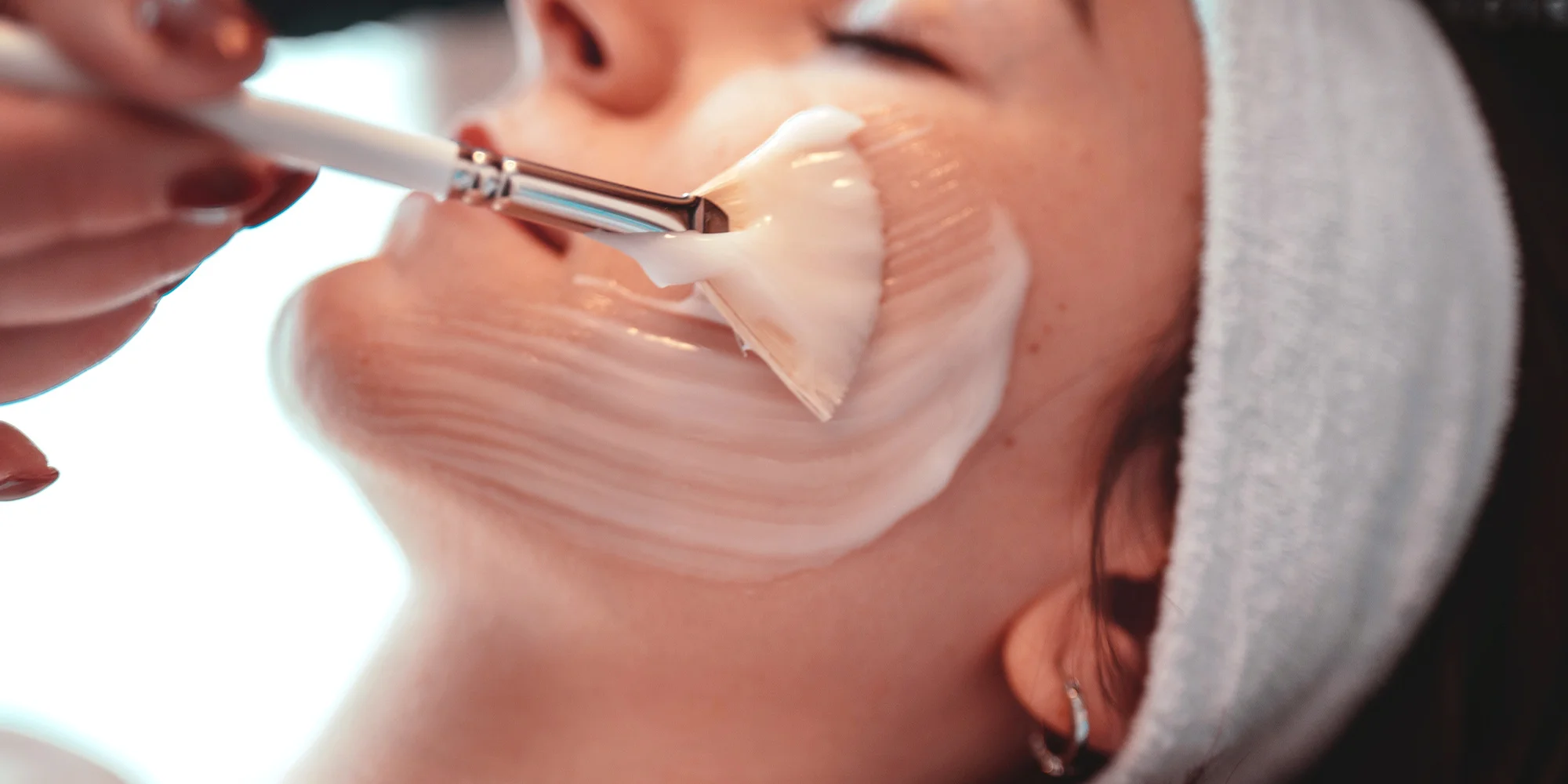 Základní kosmetické ošetření i relaxační hřejivá péče - Obrázek 4