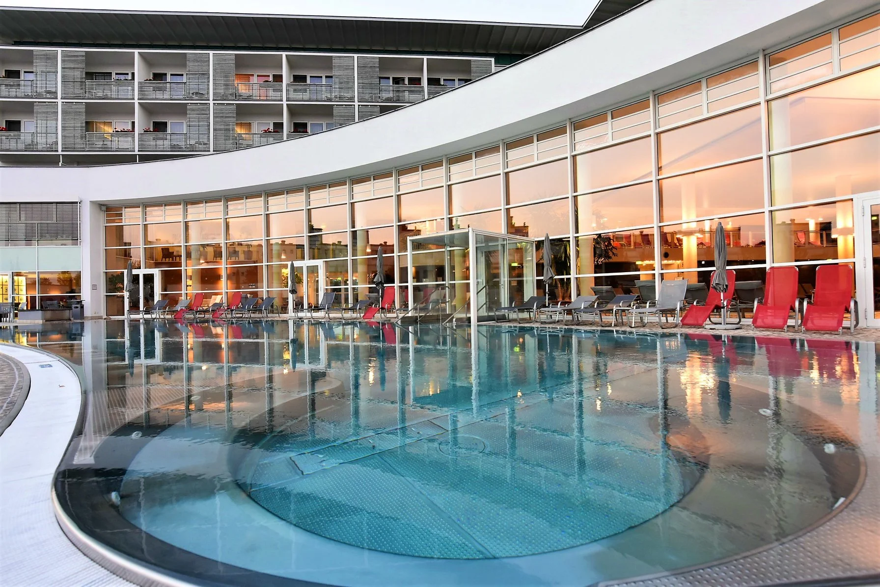 4* Burgenlandsko: plná penze, sauny i termální bazén - Obrázek 9