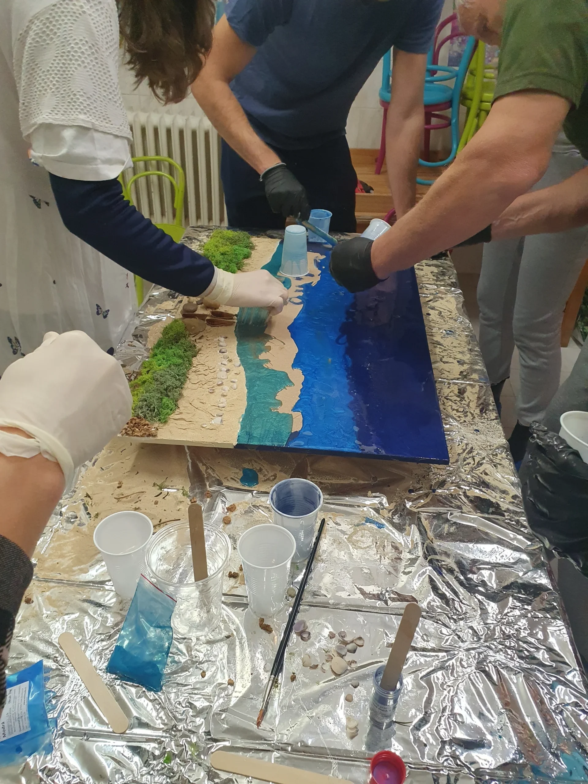 Kurz výroby z pryskyřice: prkénka, podtácky, obrazy - Obrázek 8