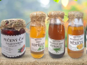 Léčivá síla přírody: bylinné a ovocné sirupy i pečený čaj