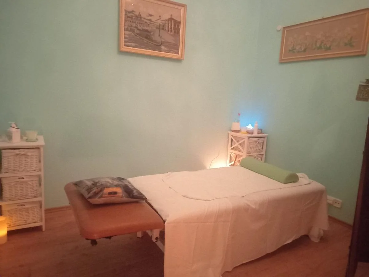 Uvolňující masáž: kalifornská, ajurvédská i obličejová - Obrázek 7