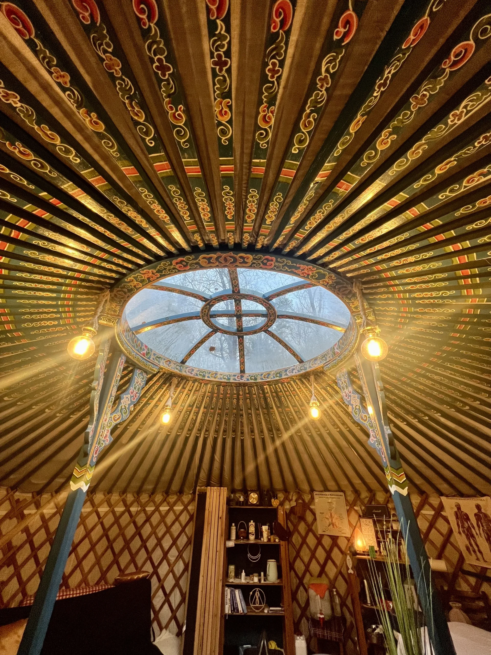 Relaxační masáže v jurtě: lomi lomi i lávové kameny - Obrázek 7