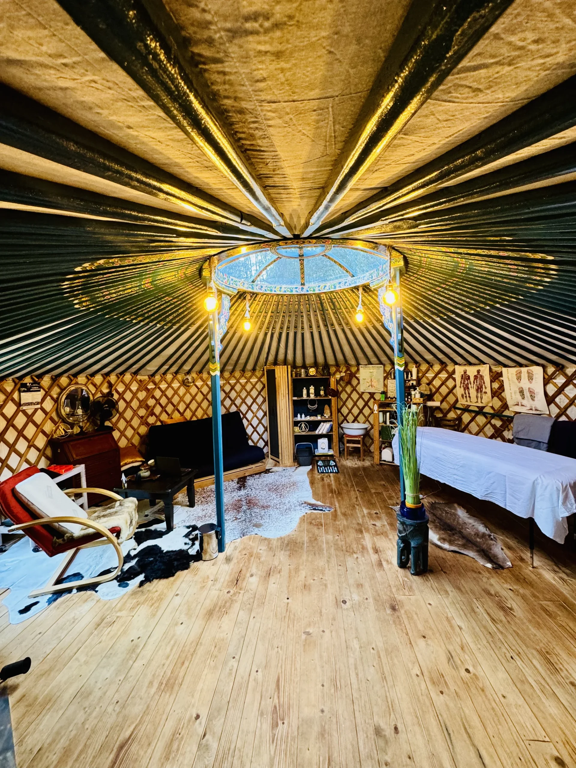 Relaxační masáže v jurtě: lomi lomi i lávové kameny - Obrázek 10